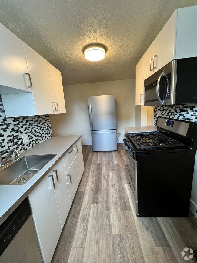 Building Photo - 1408 Fernleaf St Unit Floor 2 Rental