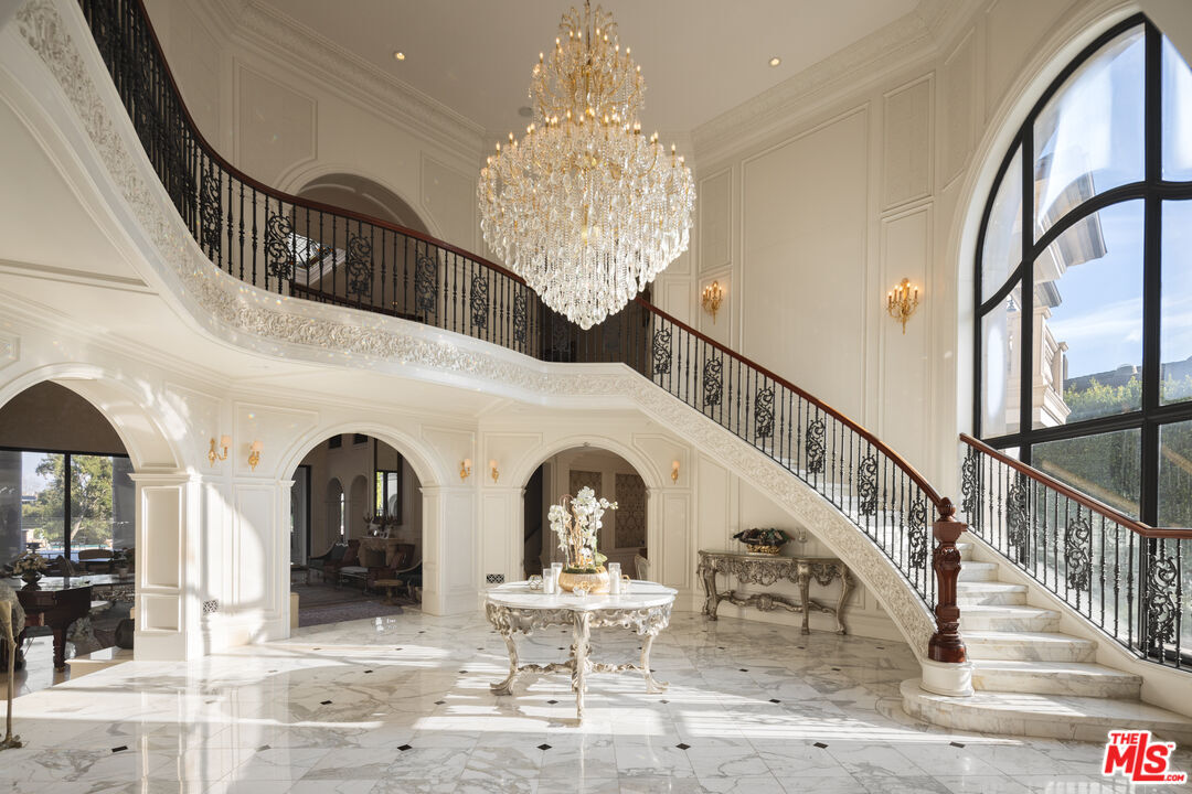 Photo - 274 N Tigertail Rd