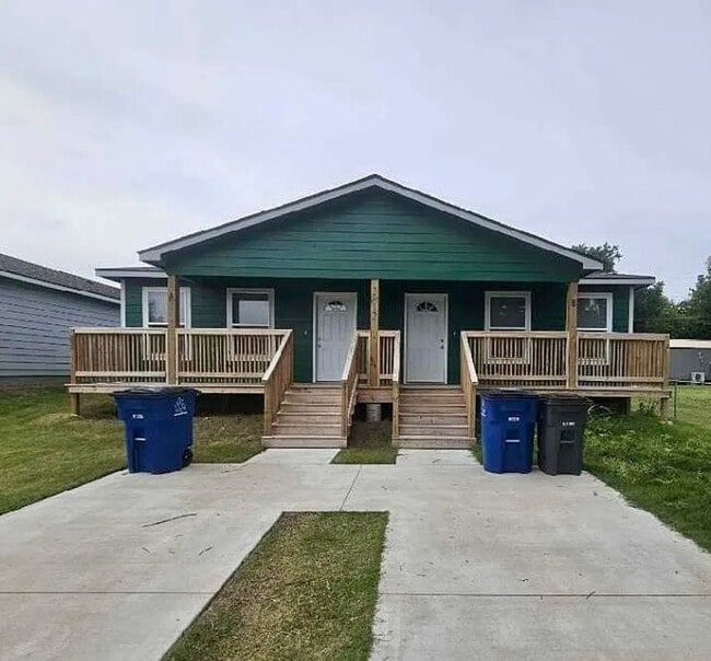 Photo - Welcome home to this beautifully designed 3-bedroom, 2 bath half duplex