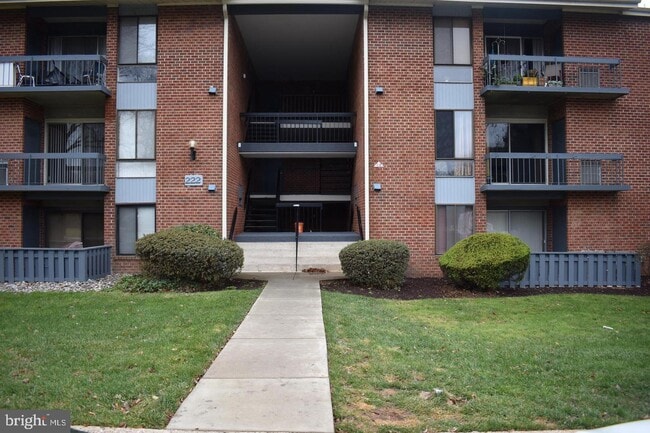 Building Photo - 222 10 Echelon Rd Unit 222-10 Rental