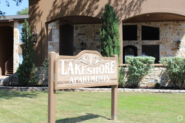 Lakeshore Apartments - Lakeshore Apartments