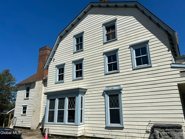 Building Photo - 4450 N Main St