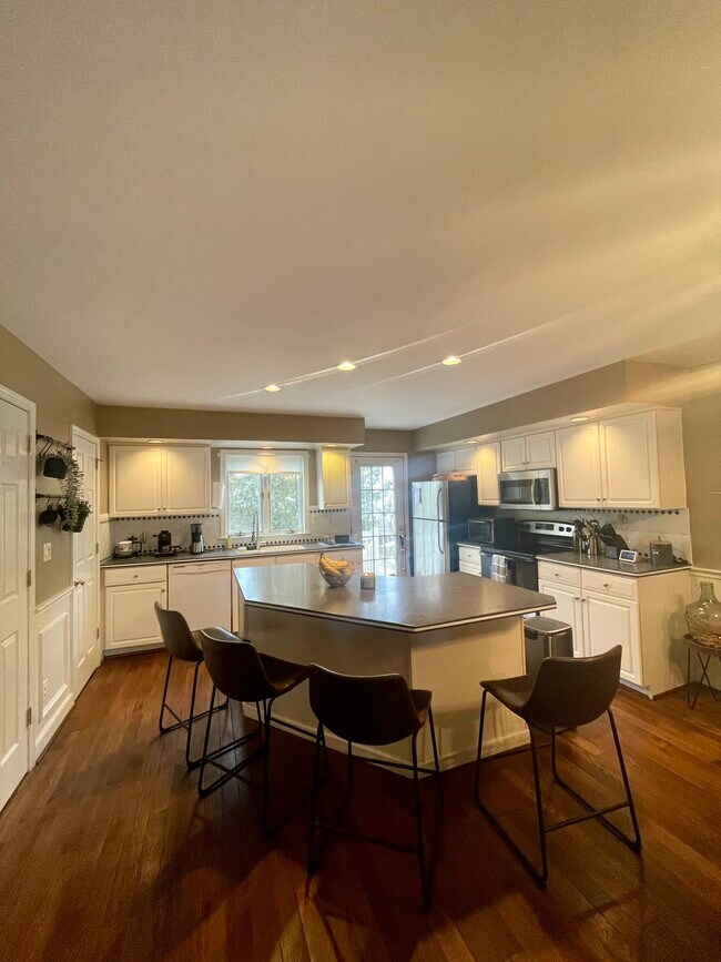 Photo - 811 Bayard Ave