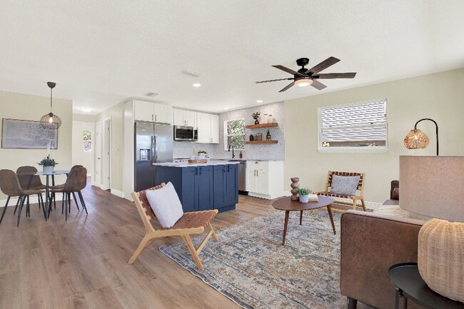 Photo - 6220 Pershing St NE