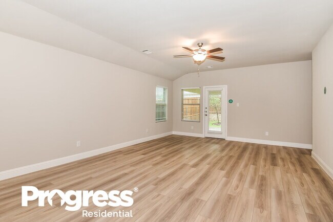 Photo - 1413 Rolling Fox Dr