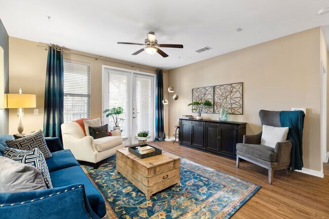 Photo - This One Comes With Perks Unidad TASTC3