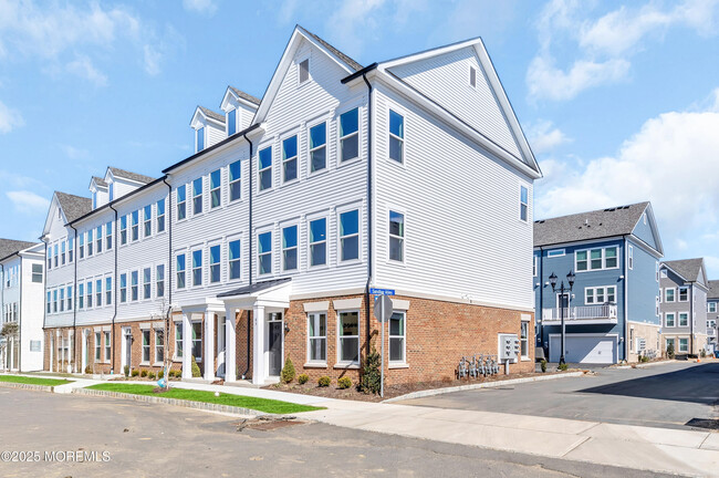 Photo - 85 Driftwood Cir Townhome