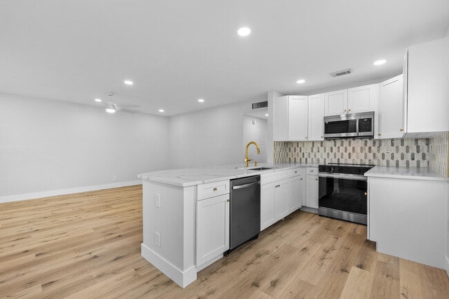 Building Photo - 314 Monaco Blvd Unit G