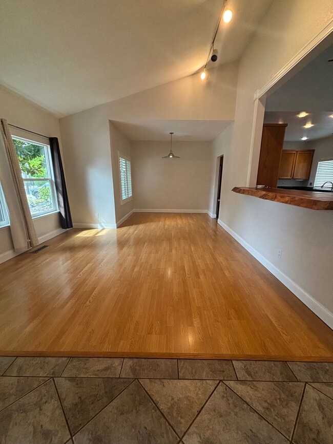 445 Godfrey Dr