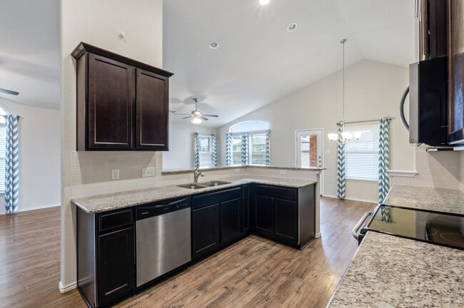 Photo - 1328 Blue Leaf Dr