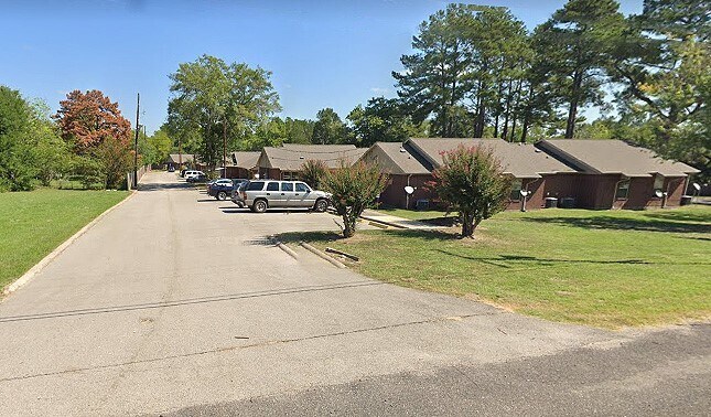 Photo - 545 E 1st St