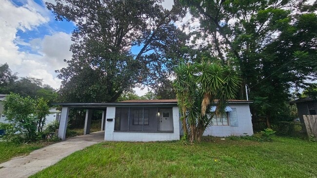 1341 Hollyhock Cir E