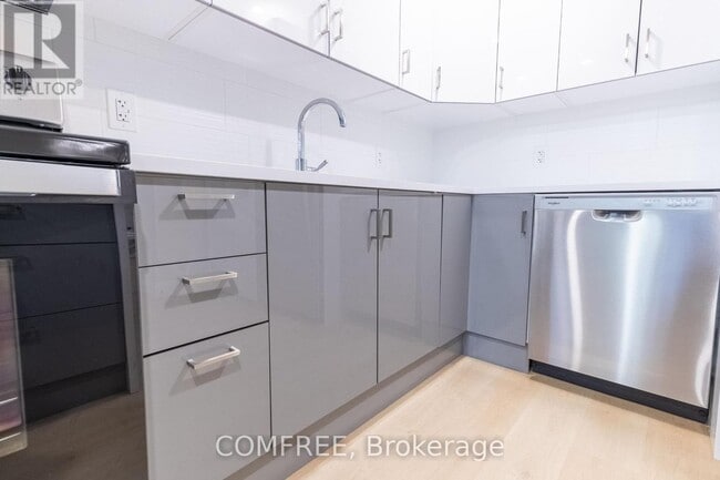 Photo - 155 Hagar St