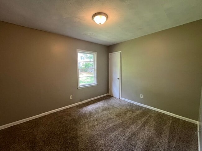 Photo - Renovated 4 Bedroom 1 Bath Home for Rent!