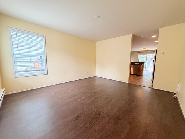 Photo - Spacious 3-Bed/2.5-Bath Home in Lake Stevens for $3150!  Ready for Move in!