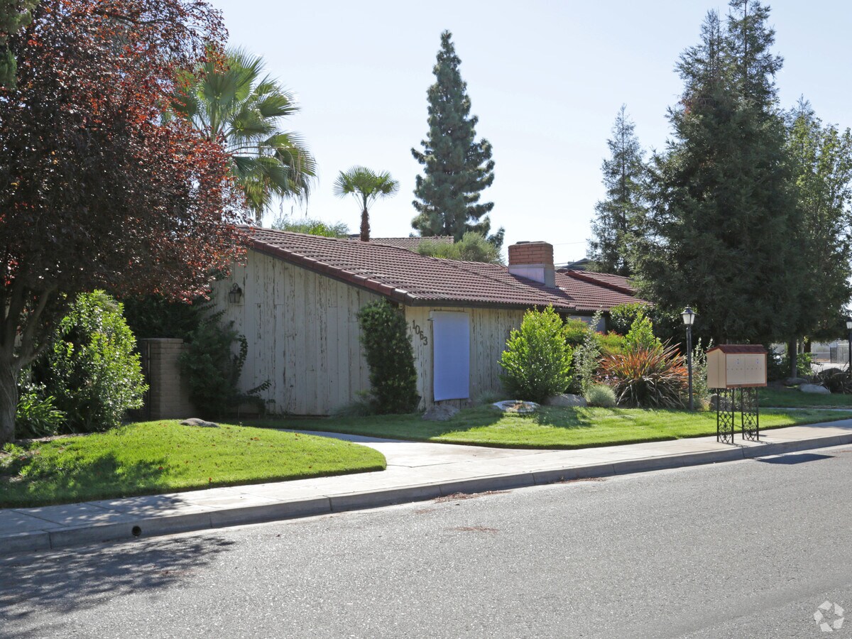 Photo - Pierce Apartments