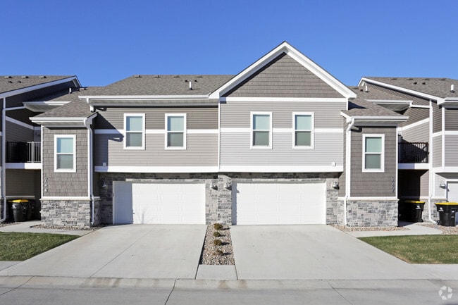 Boulder Pointe - Boulder Pointe Townhomes/ Tallgrass Ranches