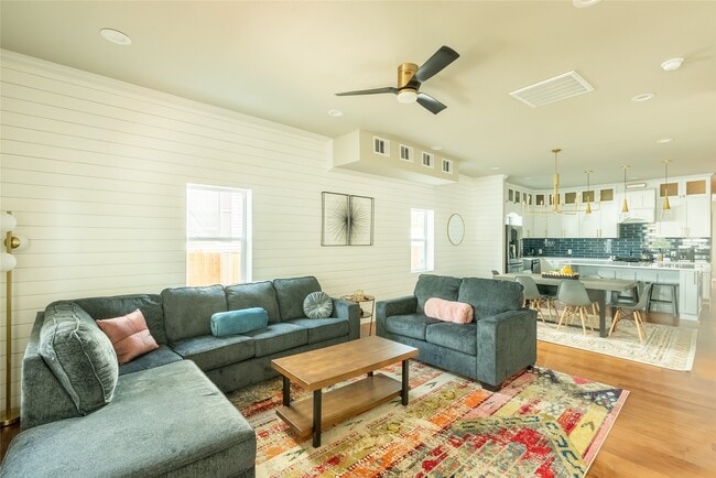 Photo - 3209 Ave N Ursuline St