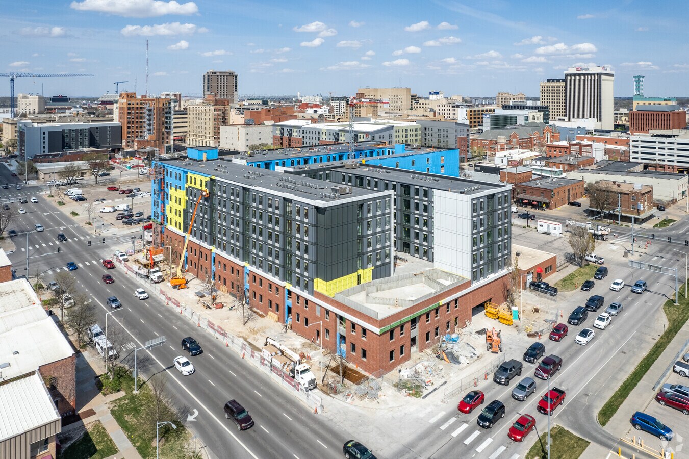 LivRed Lincoln - Student Living - LivRed Lincoln - Student Living Apartments