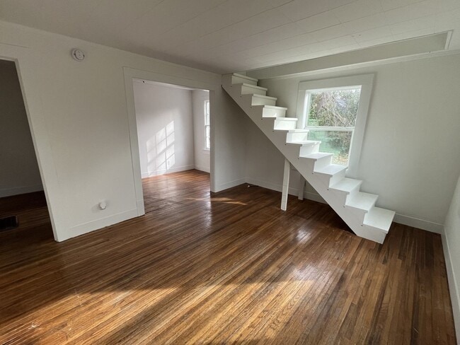 Photo - Great 2 Bed 1 Bath Home near MTSU!