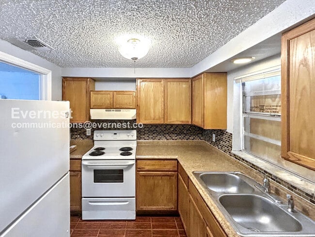 Photo - 13000 120th St N