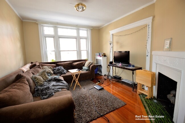 Photo - 10 Strathmore Rd Unit 2