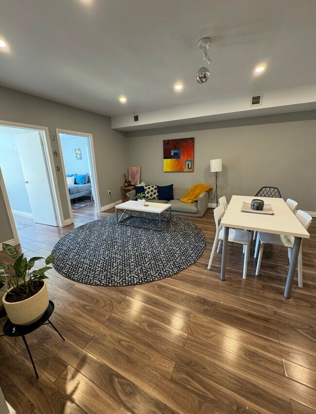 Photo - 828 Dundas St W Unité 2nd Flr