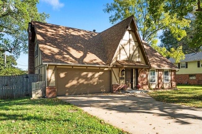 Building Photo - 3 Bedroom | 2.5 Bathroom | 2 Car Garage | ...