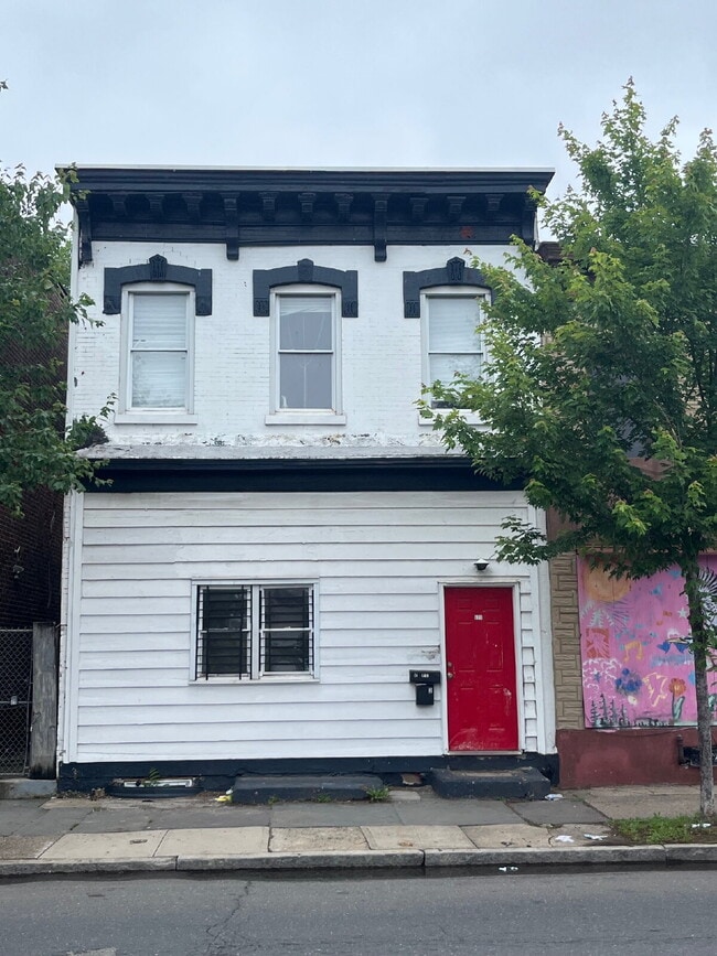 "Charming 1-Bedroom Retreat in Trenton – Y... - "Charming 1-Bedroom Retreat in Trenton – Y... Apartment