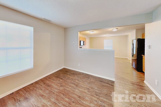 678 Runnymede Ct