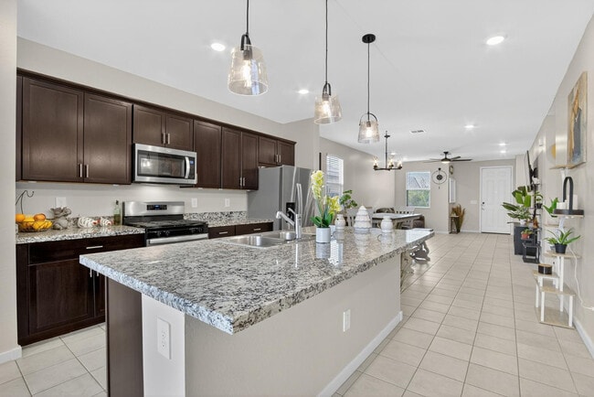 19090 N Silver Dog Way