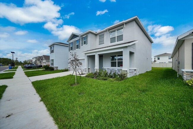 Building Photo - 10520 Farm Hl Ave