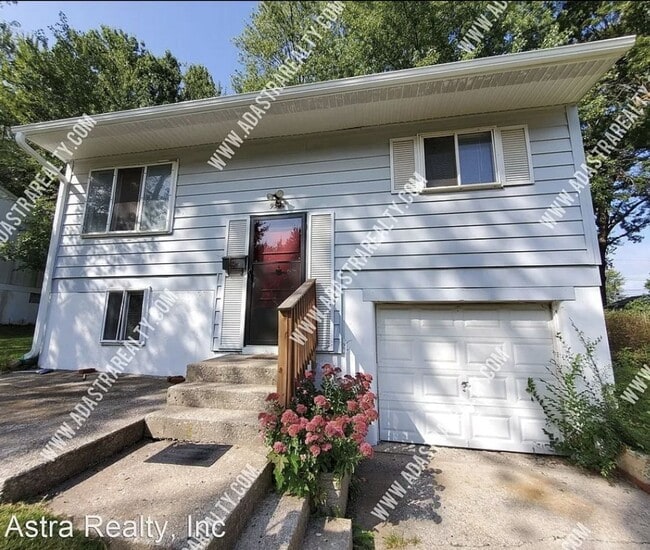 Building Photo - Spacious Home in Hickman Mills School District-Coming SOON!!