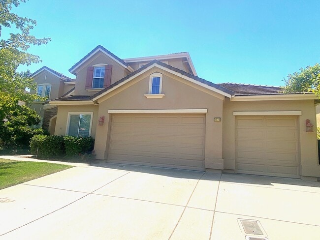 Photo - AVAILABLE BY 1/1/26 - ELEGANT AND SPACIOUS 4 BED, 4 BATH 2 STORY HOME WITH VIEWS OF EL DORADO HILLS