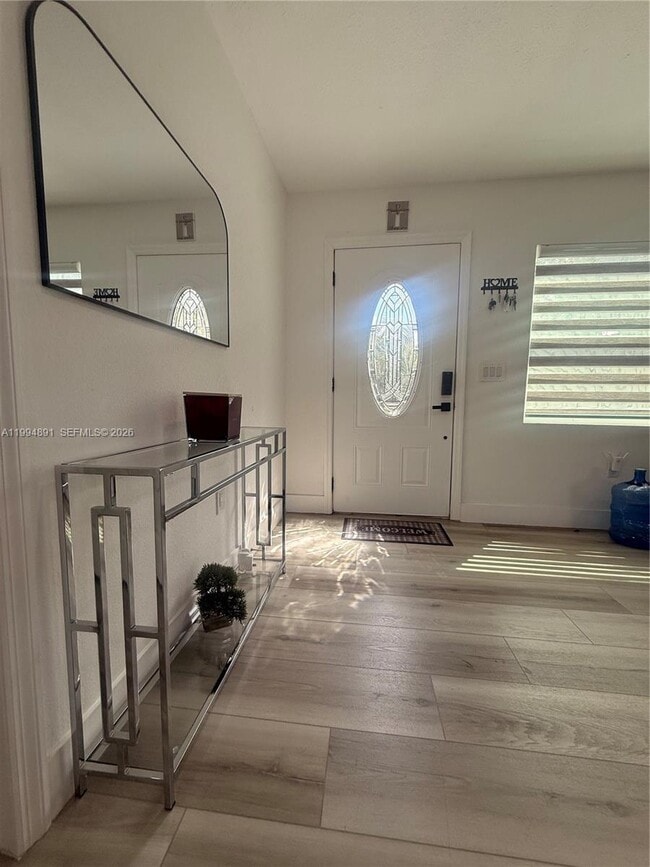 Photo - 820 N Trebol St