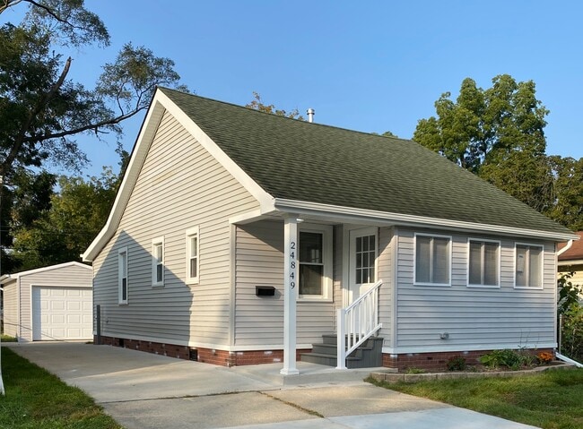 Building Photo - 24849 Midland Ave