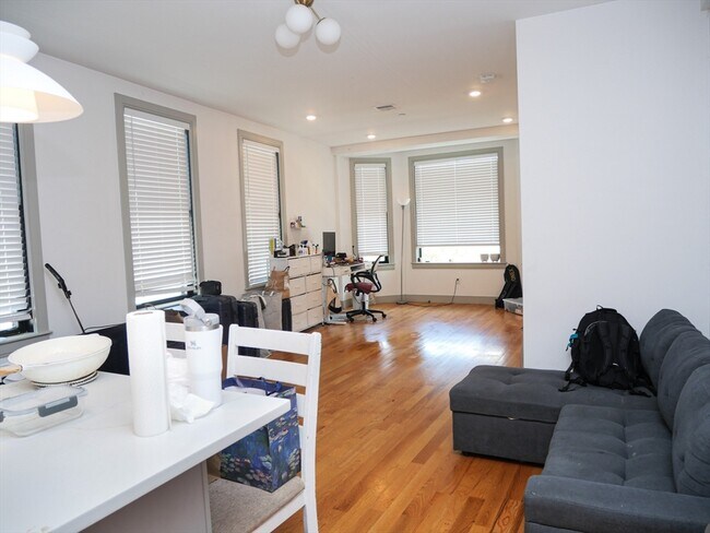 Photo - 15 Maywood St Unit 3