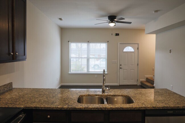 Photo - 4653 Fairfield Farm Rd Unit #6