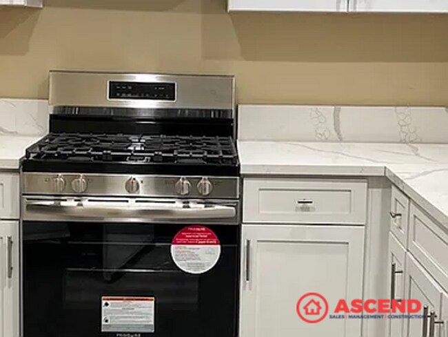 Photo - Adorable 4 Bedroom Bungalow!