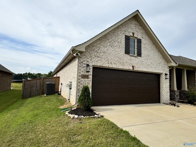 Photo - 109 Kambry Grv Dr