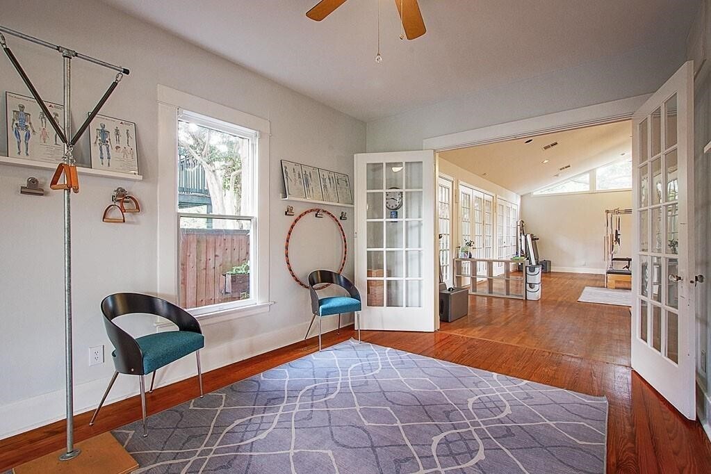 Photo - 108 W 10th 1/2 St