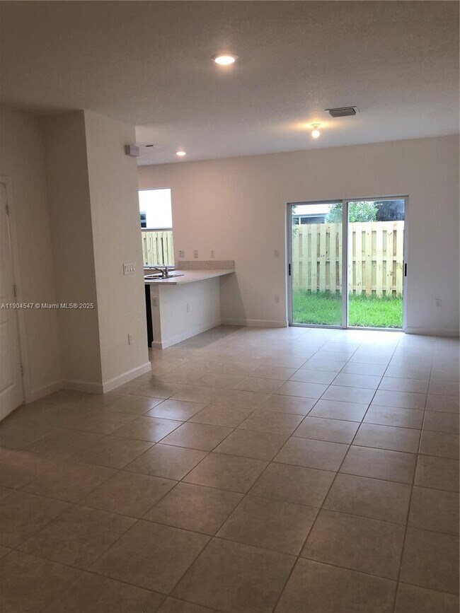 Photo - 2610 SE 13th St