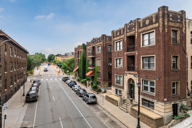 1524 Lasalle Ave
