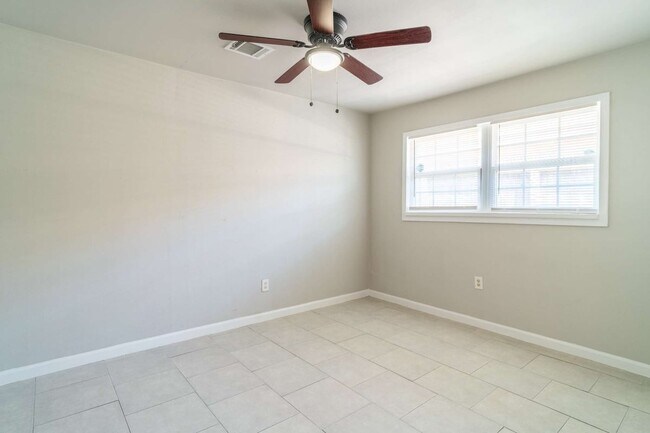 Photo - 11623 Rowan Ln