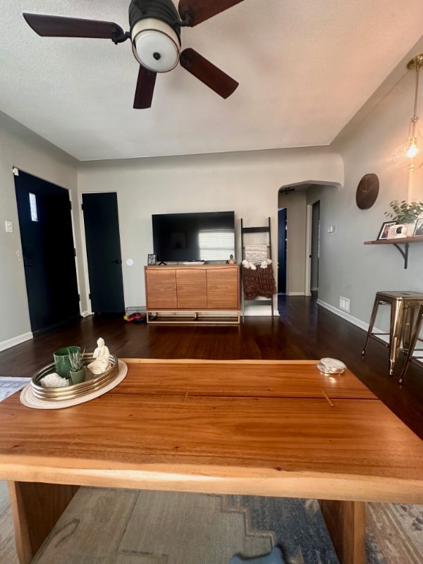 Photo - 1694 Willow St