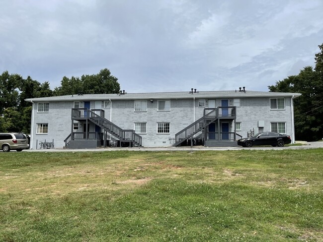 Building Photo - 1425 Joseph E. Boone Blvd NW Rental