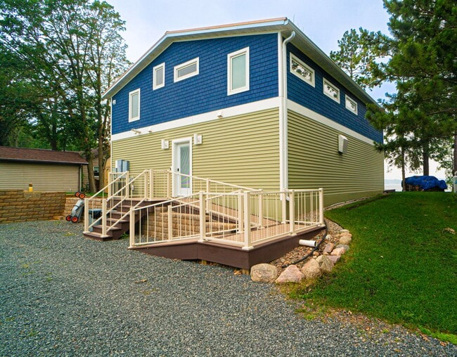 Building Photo - FULLY FURNISHED LAKE HOME