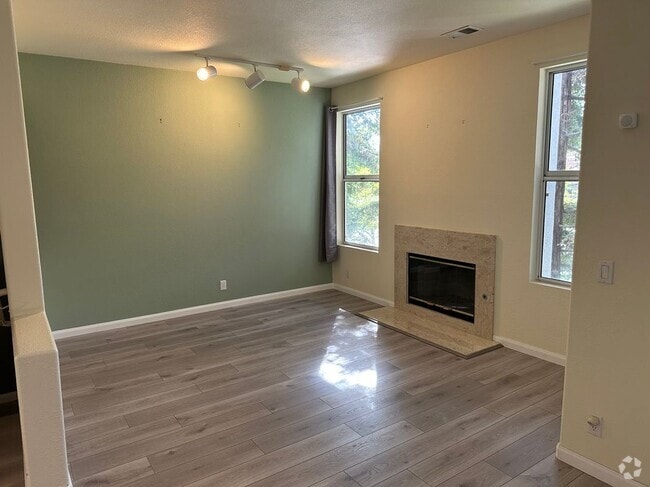 Building Photo - 450 Navaro Way Rental