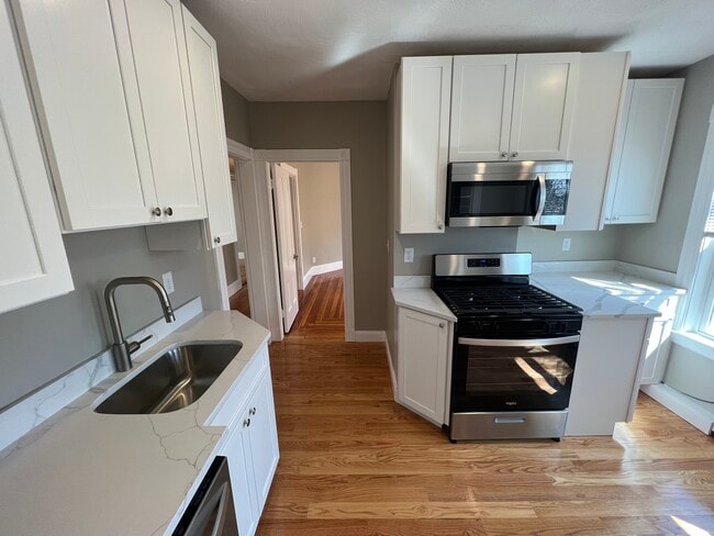 Building Photo - 2 Gilson Ter Unit 3