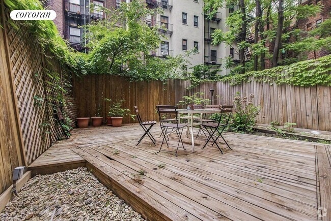 Building Photo - 331 E 89th St Rental